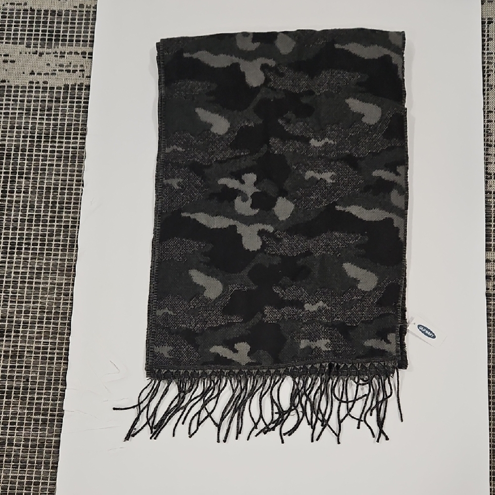 Old Navy Men's Camouflage Scarf - Black and Gray